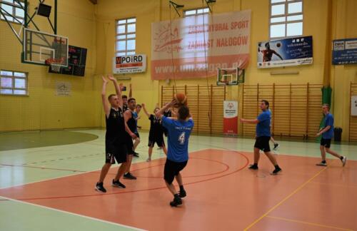 KOSZYKARSKIE ZMAGANIA NA ŻAGAŃSKIEJ ARENIE