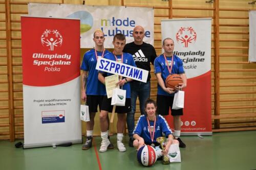 KOSZYKARSKIE ZMAGANIA NA ŻAGAŃSKIEJ ARENIE