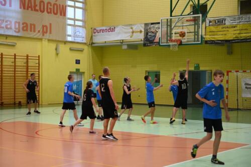 KOSZYKARSKIE ZMAGANIA NA ŻAGAŃSKIEJ ARENIE