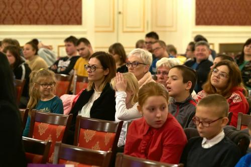 Świąteczne wydarzenie artystyczne pod tytułem „Lampa dla moich kroków, światło na mojej ścieżce”.
