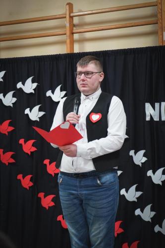 Apel z okazji Narodowego Święta Niepodległości w wykonaniu uczniów Specjalnego Ośrodka Szkolno-Wychowawczego im. J. Korczaka w Żaganiu.