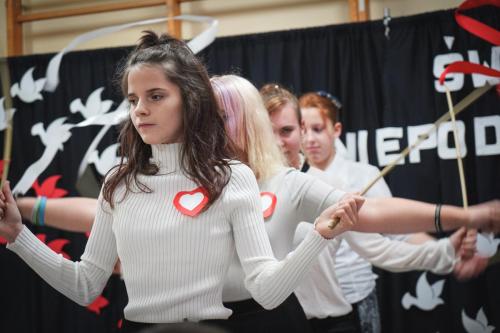 Apel z okazji Narodowego Święta Niepodległości w wykonaniu uczniów Specjalnego Ośrodka Szkolno-Wychowawczego im. J. Korczaka w Żaganiu.