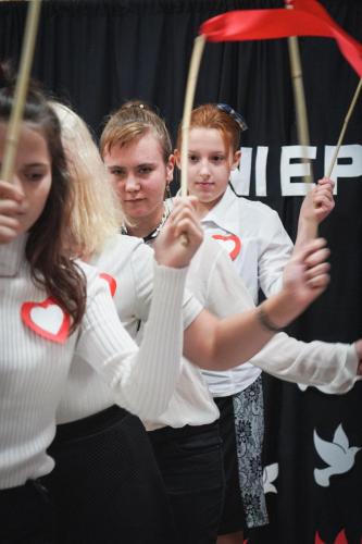 Apel z okazji Narodowego Święta Niepodległości w wykonaniu uczniów Specjalnego Ośrodka Szkolno-Wychowawczego im. J. Korczaka w Żaganiu.