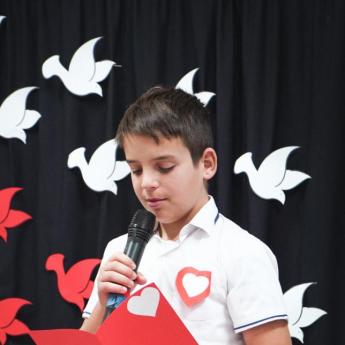 Apel z okazji Narodowego Święta Niepodległości w wykonaniu uczniów Specjalnego Ośrodka Szkolno-Wychowawczego im. J. Korczaka w Żaganiu.