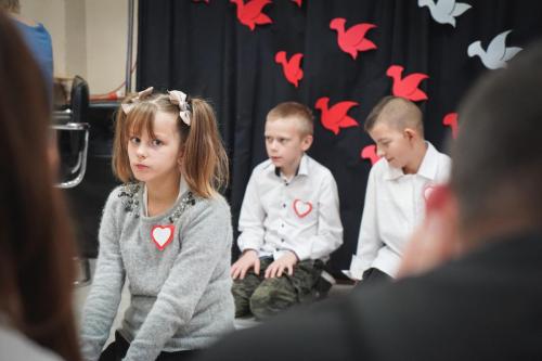 Apel z okazji Narodowego Święta Niepodległości w wykonaniu uczniów Specjalnego Ośrodka Szkolno-Wychowawczego im. J. Korczaka w Żaganiu.